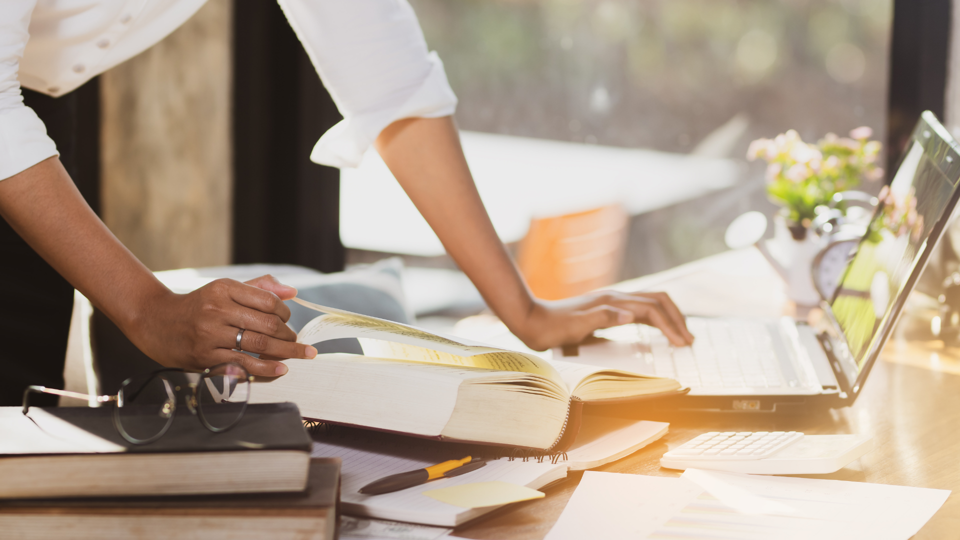 8 Daily Habits of Leaders Who Thrive, Not Just Survive